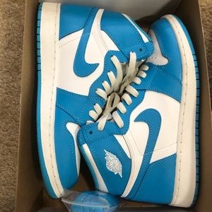 Air Jordan 1 UNC. size 6.5y